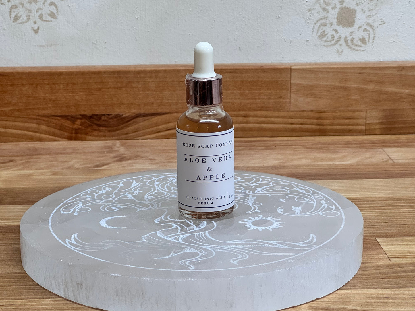 Aloe Vera & Apple Hyaluronic Acid Serum